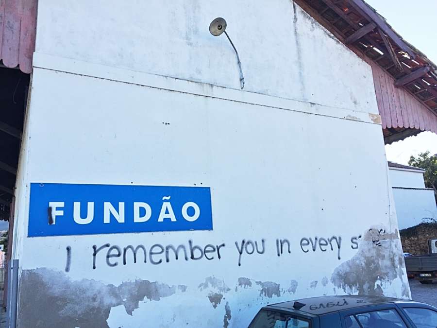 In the streets of Fundão